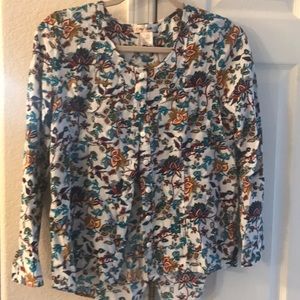 Small women’s button down shirt